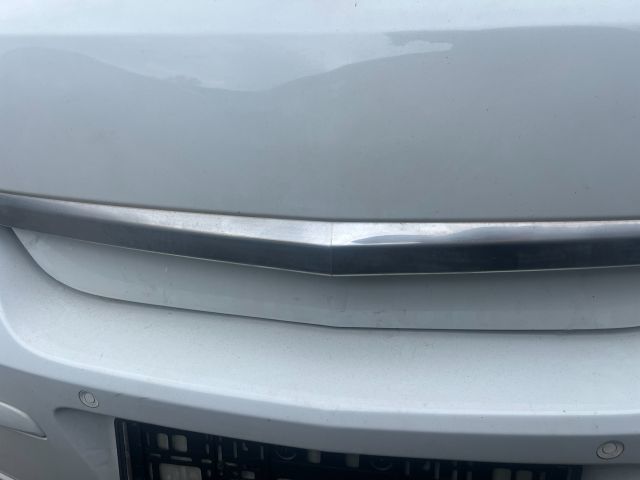 bontott OPEL ASTRA H Csomagtérajtó (Üres lemez)