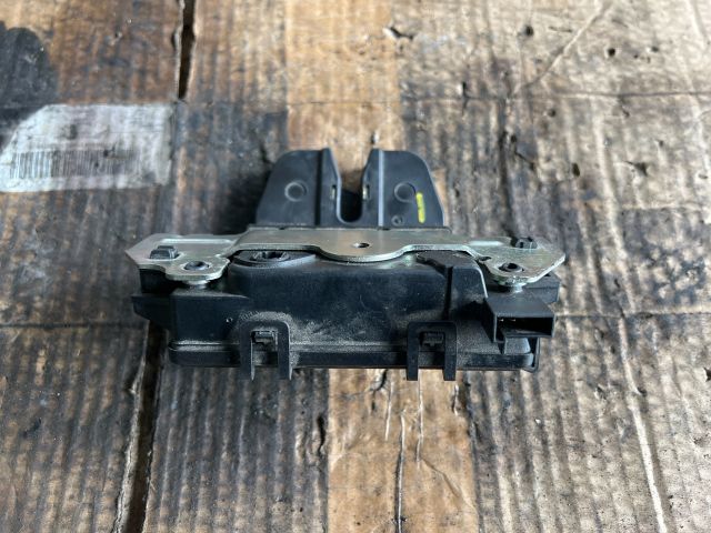 bontott OPEL ASTRA H Csomagtérajtó Zárszerkezet