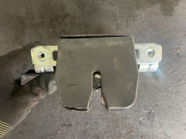 bontott OPEL ASTRA H Csomagtérajtó Zárszerkezet