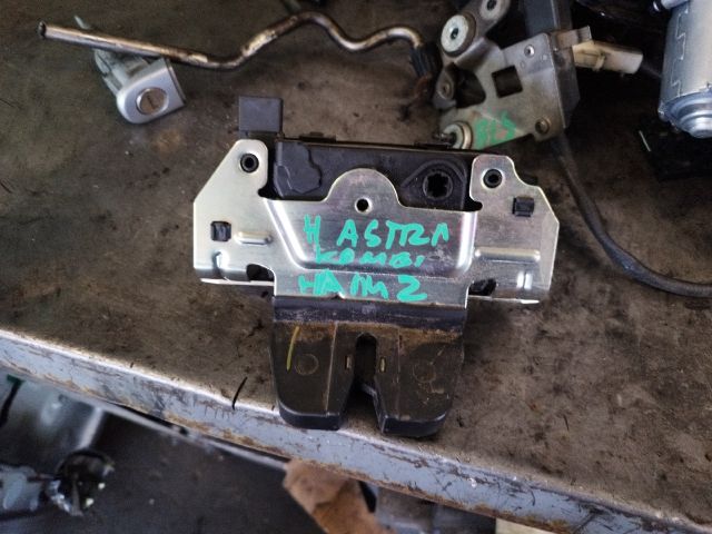 bontott OPEL ASTRA H Csomagtérajtó Zárszerkezet