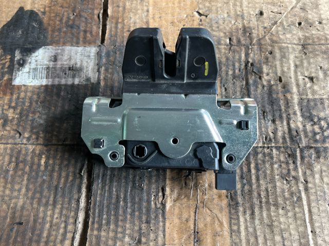 bontott OPEL ASTRA H Csomagtérajtó Zárszerkezet