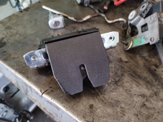 bontott OPEL ASTRA H Csomagtérajtó Zárszerkezet