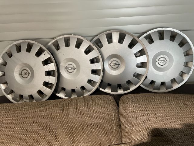 bontott OPEL ASTRA H Dísztárcsa Szett