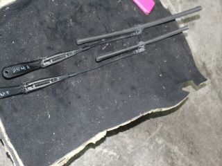 bontott OPEL ASTRA H Első Ablaktörlő Kar