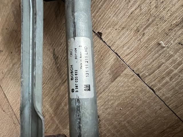 bontott OPEL ASTRA H Első Ablaktörlő Szerkezet