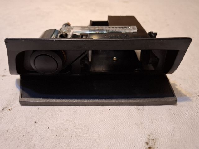 bontott OPEL ASTRA H Első Hamutartó