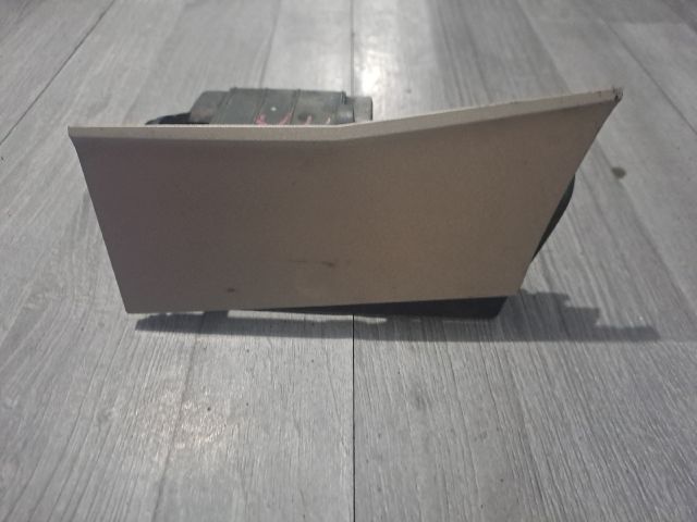 bontott OPEL ASTRA H Első Hamutartó