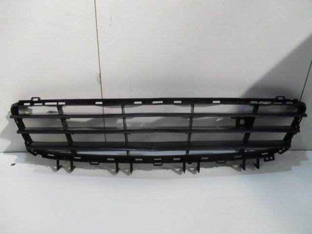 bontott OPEL ASTRA H Első Lökhárító Alsó Középső Díszrács