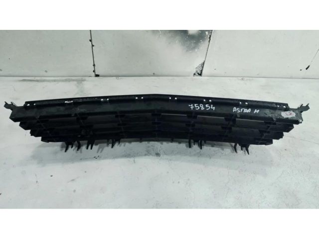 bontott OPEL ASTRA H Első Lökhárító Alsó Középső Díszrács