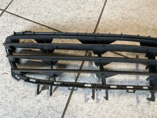 bontott OPEL ASTRA H Első Lökhárító Alsó Középső Díszrács