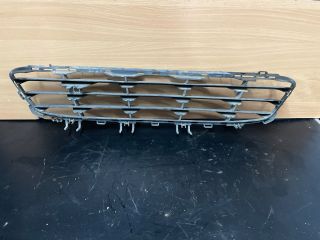 bontott OPEL ASTRA H Első Lökhárító Alsó Középső Díszrács