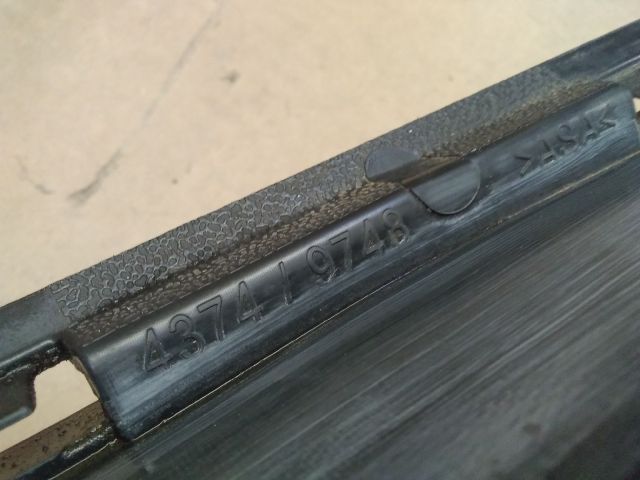 bontott OPEL ASTRA H Első Lökhárító Alsó Középső Díszrács