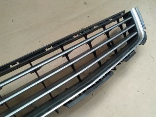 bontott OPEL ASTRA H Első Lökhárító Alsó Középső Díszrács