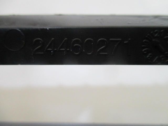 bontott OPEL ASTRA H Első Lökhárító Alsó Középső Díszrács