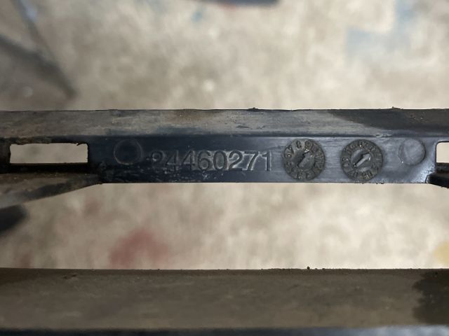 bontott OPEL ASTRA H Első Lökhárító Alsó Középső Díszrács