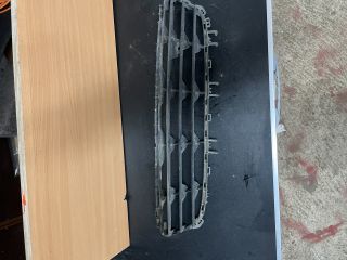 bontott OPEL ASTRA H Első Lökhárító Alsó Középső Díszrács