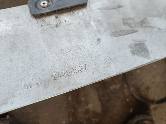 bontott OPEL ASTRA H Első Lökhárító Merevítő (Fém)