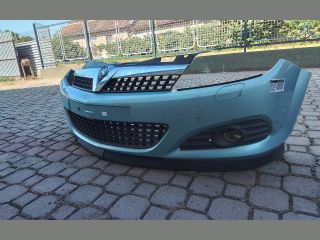 bontott OPEL ASTRA H Első Lökhárító (Részeivel)
