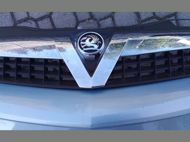 bontott OPEL ASTRA H Első Lökhárító (Részeivel)