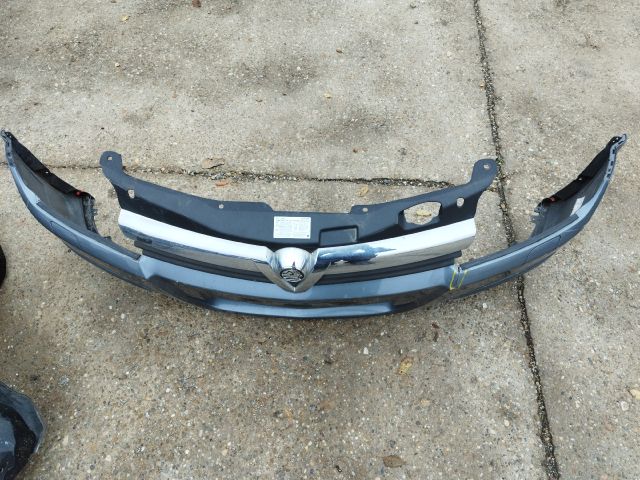 bontott OPEL ASTRA H Első Lökhárító (Részeivel)