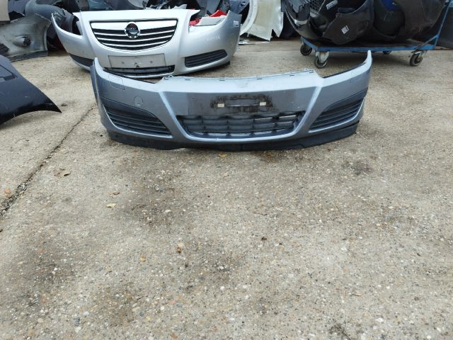 bontott OPEL ASTRA H Első Lökhárító (Részeivel)
