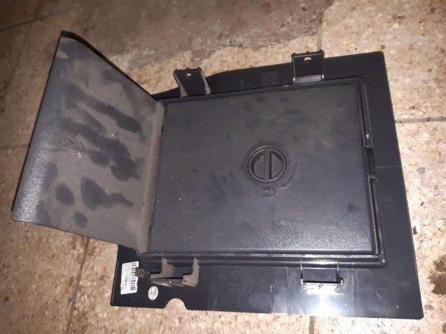 bontott OPEL ASTRA H Első Tároló Rekesz