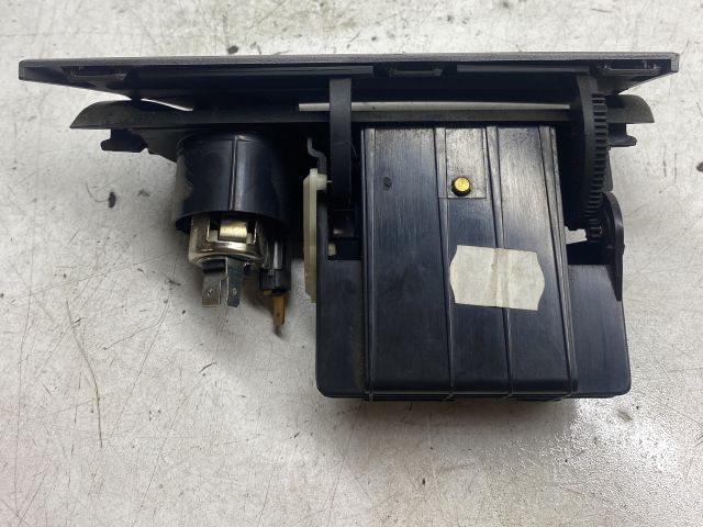 bontott OPEL ASTRA H Első Tároló Rekesz