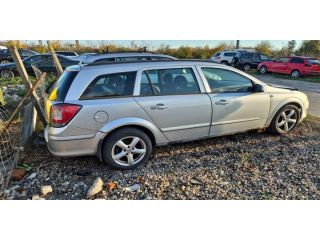 bontott OPEL ASTRA H Felső Hűtőburkolat