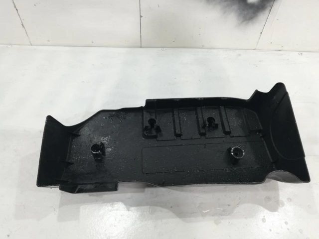 bontott OPEL ASTRA H Felső Hűtőburkolat