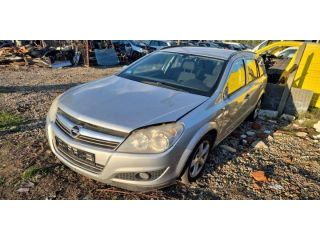 bontott OPEL ASTRA H Felső Hűtőburkolat