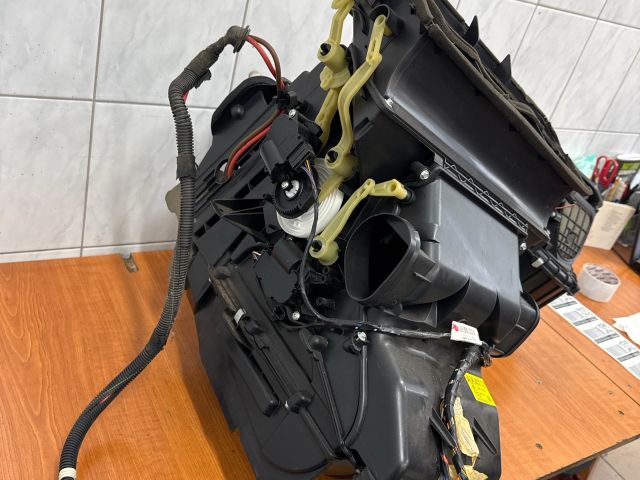 bontott OPEL ASTRA H Fűtés Box