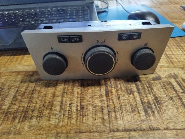 bontott OPEL ASTRA H Fűtéskapcsoló (digit klímás)