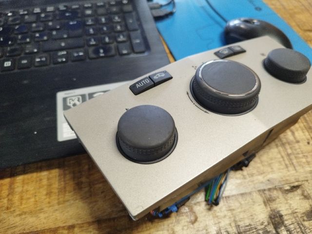 bontott OPEL ASTRA H Fűtéskapcsoló (digit klímás)