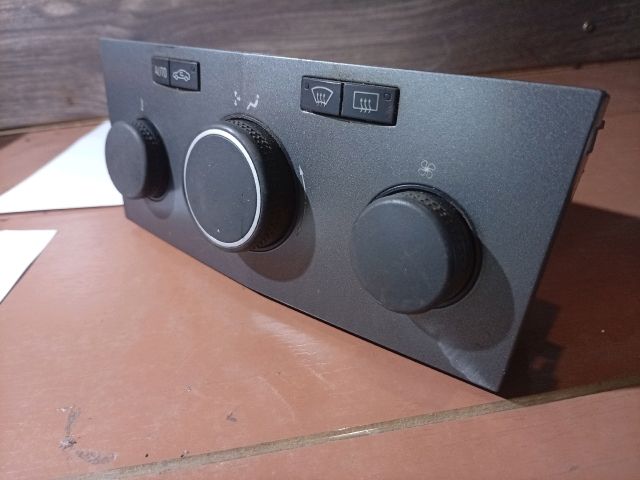 bontott OPEL ASTRA H Fűtéskapcsoló (digit klímás)