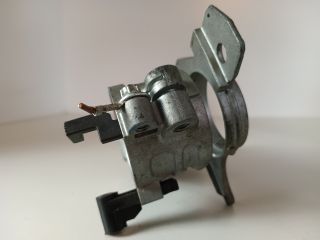 bontott OPEL ASTRA H Gyújtáskapcsoló Ház