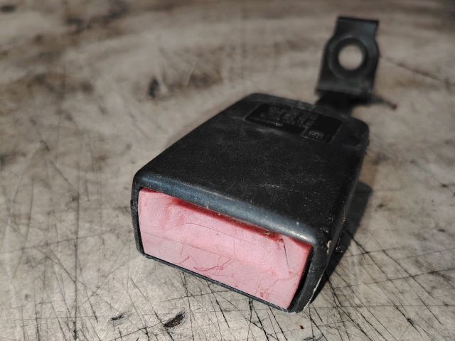 bontott OPEL ASTRA H Hátsó középső Biztonsági Öv Csat