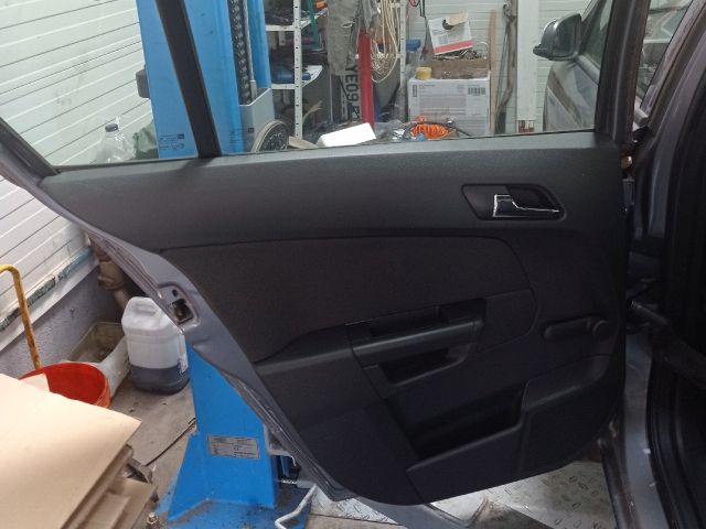 bontott OPEL ASTRA H Hátsó középső Biztonsági Öv Csat