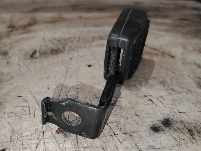 bontott OPEL ASTRA H Hátsó középső Biztonsági Öv Csat