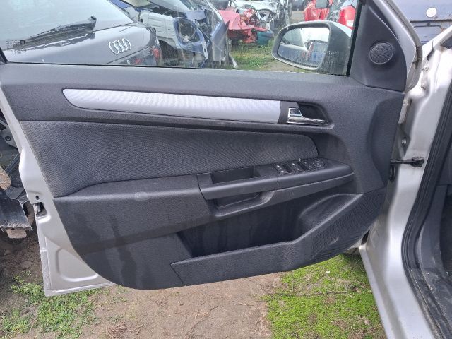 bontott OPEL ASTRA H Hátsó középső Biztonsági Öv