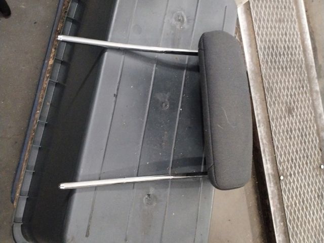 bontott OPEL ASTRA H Hátsó középső Fejtámla