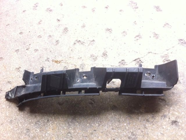 bontott OPEL ASTRA H Hátsó középső Lökhárító Tartó (Műanyag)