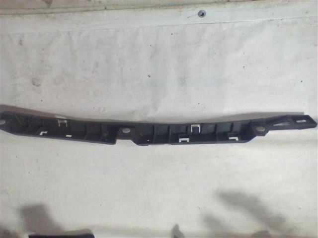 bontott OPEL ASTRA H Hátsó középső Lökhárító Tartó (Műanyag)