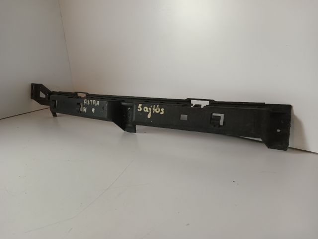 bontott OPEL ASTRA H Hátsó középső Lökhárító Tartó (Műanyag)