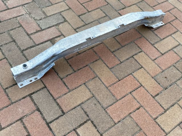 bontott OPEL ASTRA H Hátsó Lökhárító Merevítő (Fém)