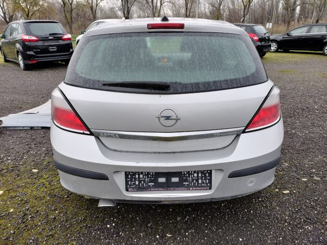 bontott OPEL ASTRA H Hátsó Lökhárító Merevítő (Fém)