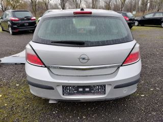 bontott OPEL ASTRA H Hátsó Lökhárító Merevítő (Fém)