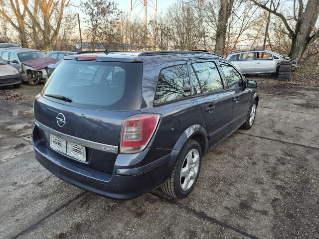 bontott OPEL ASTRA H Hátsó Lökhárító (Részeivel)