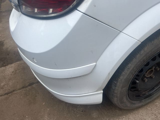 bontott OPEL ASTRA H Hátsó Lökhárító (Üresen)
