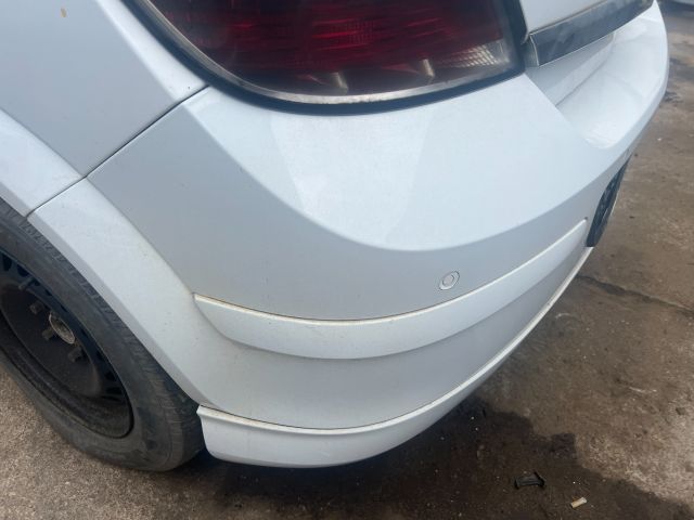 bontott OPEL ASTRA H Hátsó Lökhárító (Üresen)