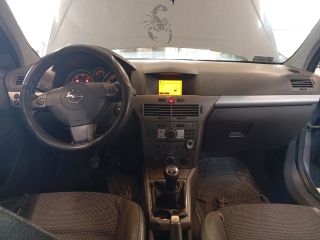 bontott OPEL ASTRA H Hátsó Ülés